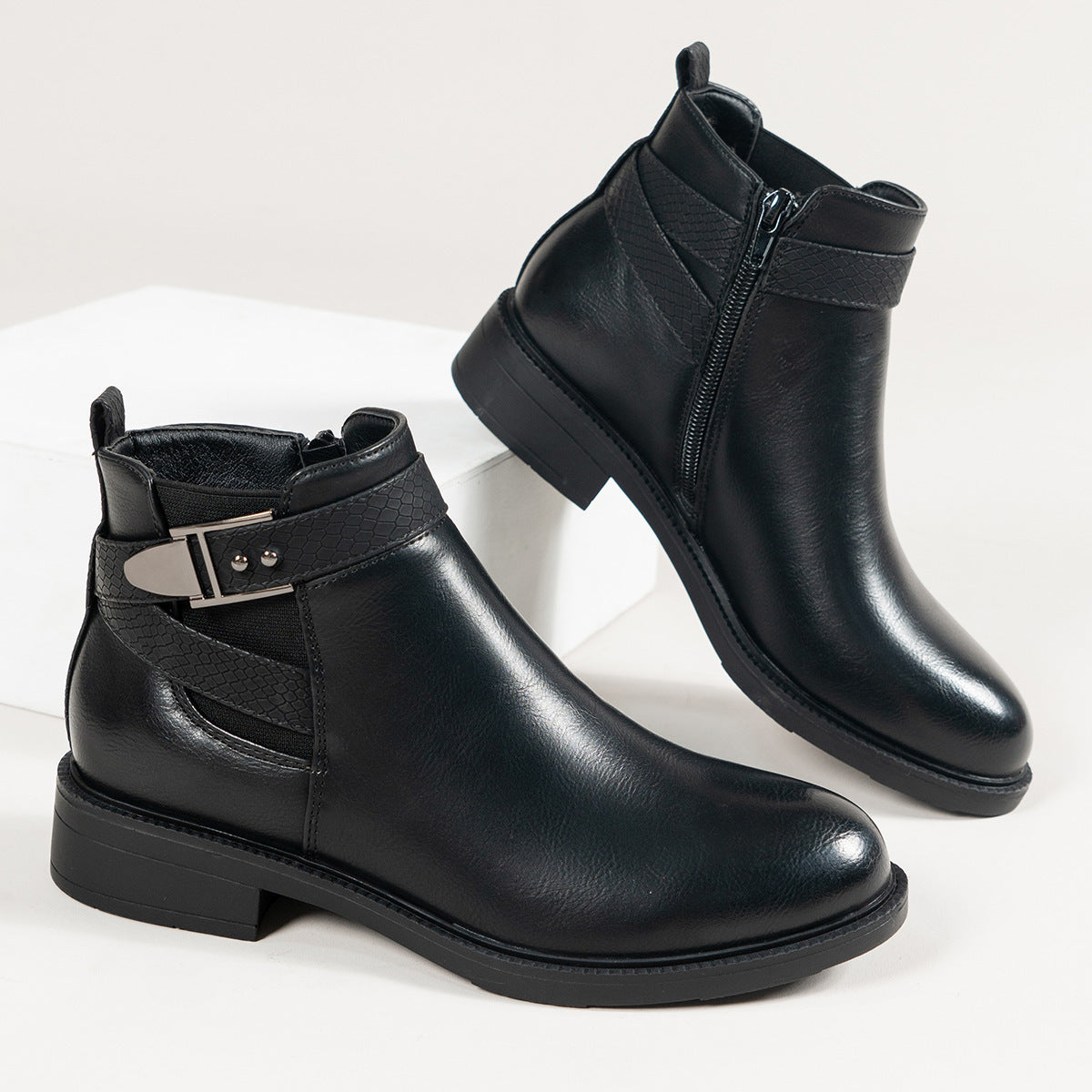 Bottines Chelsea noires à zip latéral et boucle pour femmes